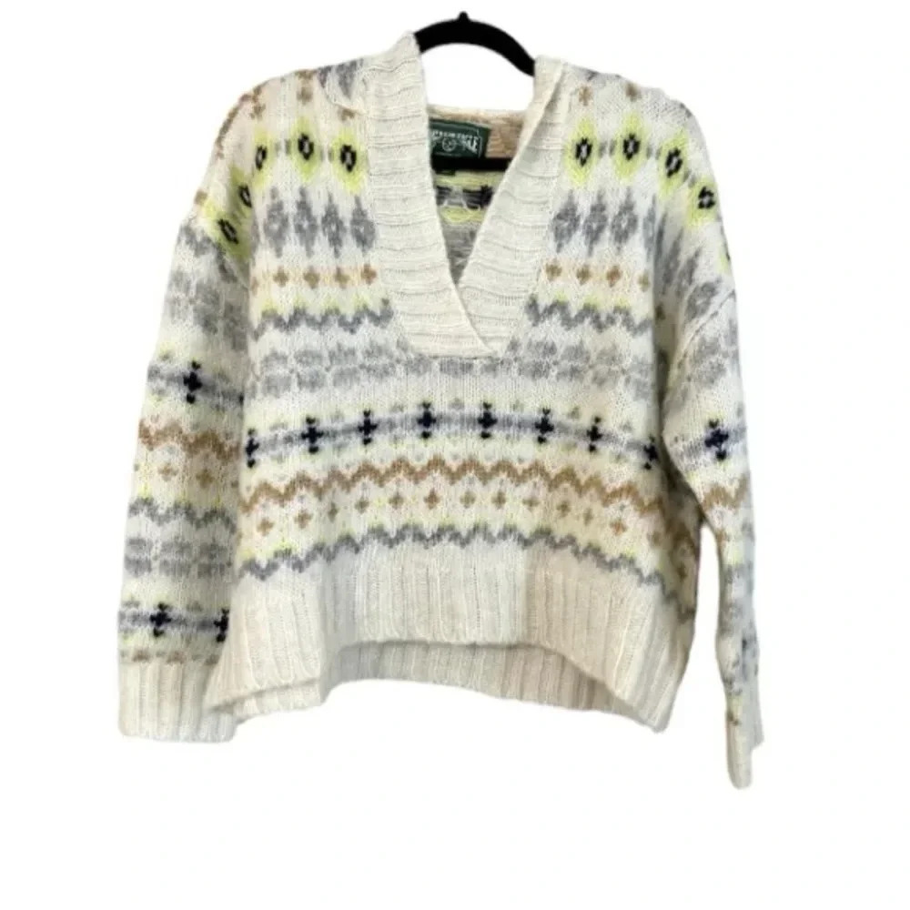 American Eagle Long Sleeve Wool Blend V-Neck Sweater w/ Hood Size XS NWOT